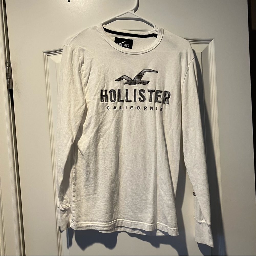 Hollister men’s long sleeve top, white and black, size small